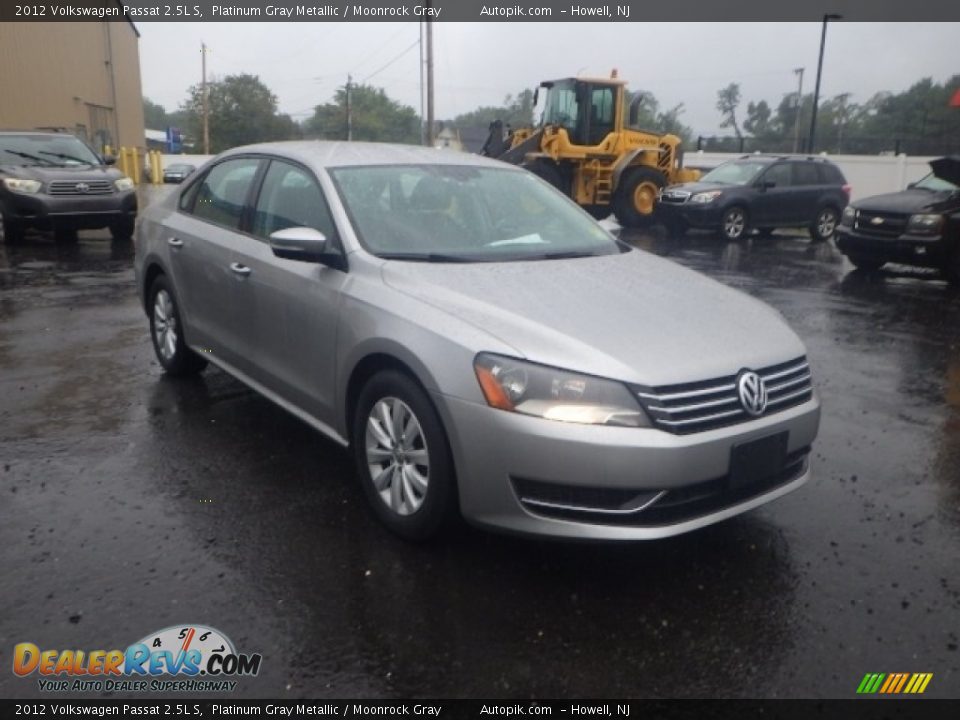 2012 Volkswagen Passat 2.5L S Platinum Gray Metallic / Moonrock Gray Photo #3