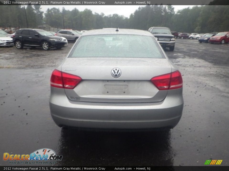2012 Volkswagen Passat 2.5L S Platinum Gray Metallic / Moonrock Gray Photo #4
