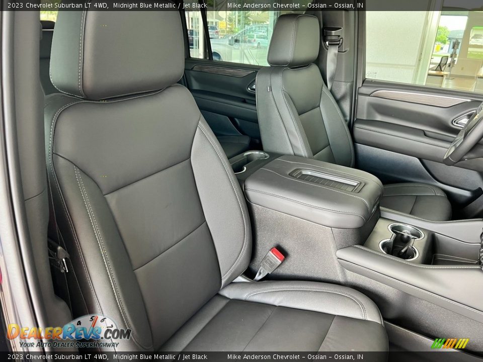 Front Seat of 2023 Chevrolet Suburban LT 4WD Photo #29