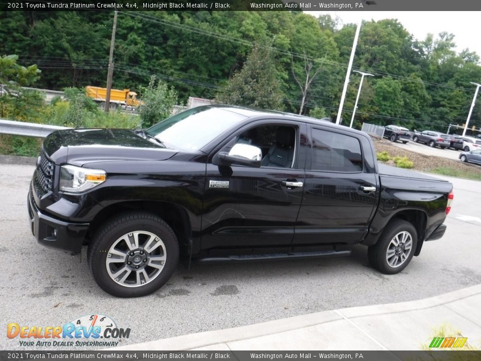 2021 Toyota Tundra Platinum CrewMax 4x4 Midnight Black Metallic / Black Photo #18