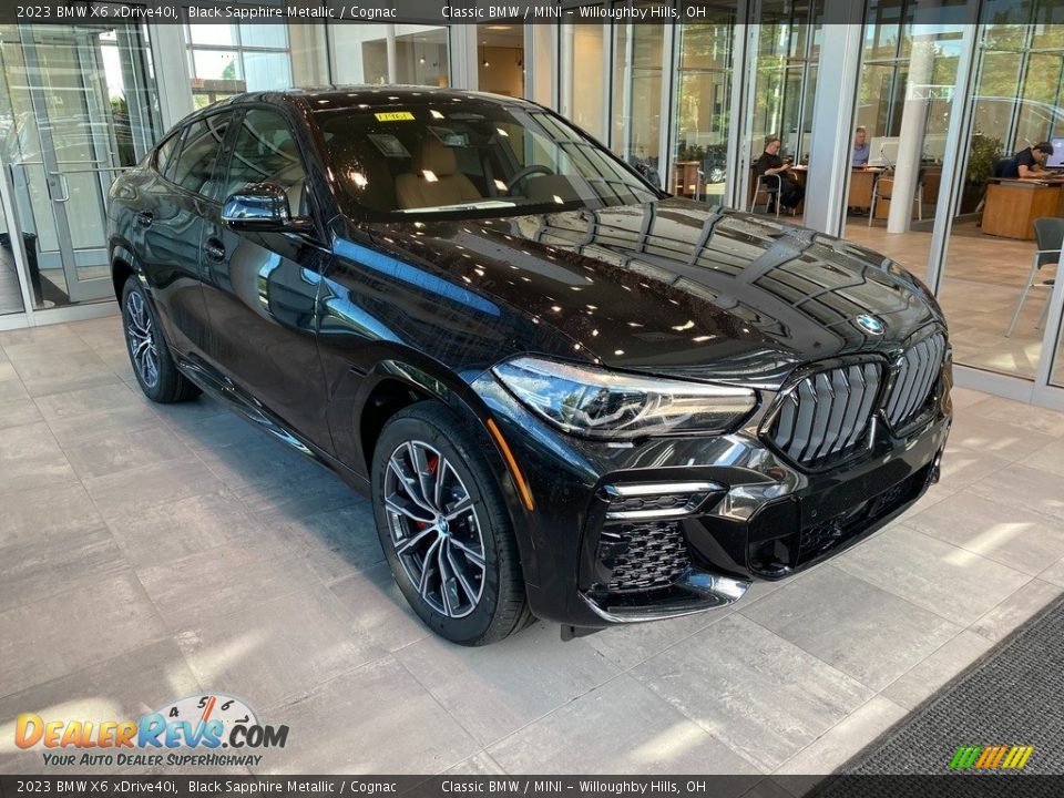 Front 3/4 View of 2023 BMW X6 xDrive40i Photo #1