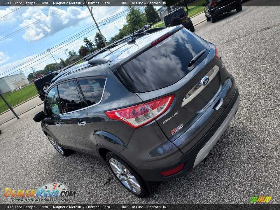 2016 Ford Escape SE 4WD Magnetic Metallic / Charcoal Black Photo #2