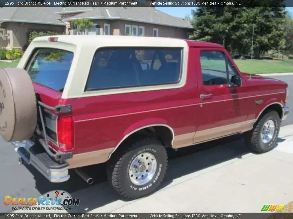 1995 Ford Bronco XL 4x4 Electric Current Red Pearl / Medium Parchment Photo #3