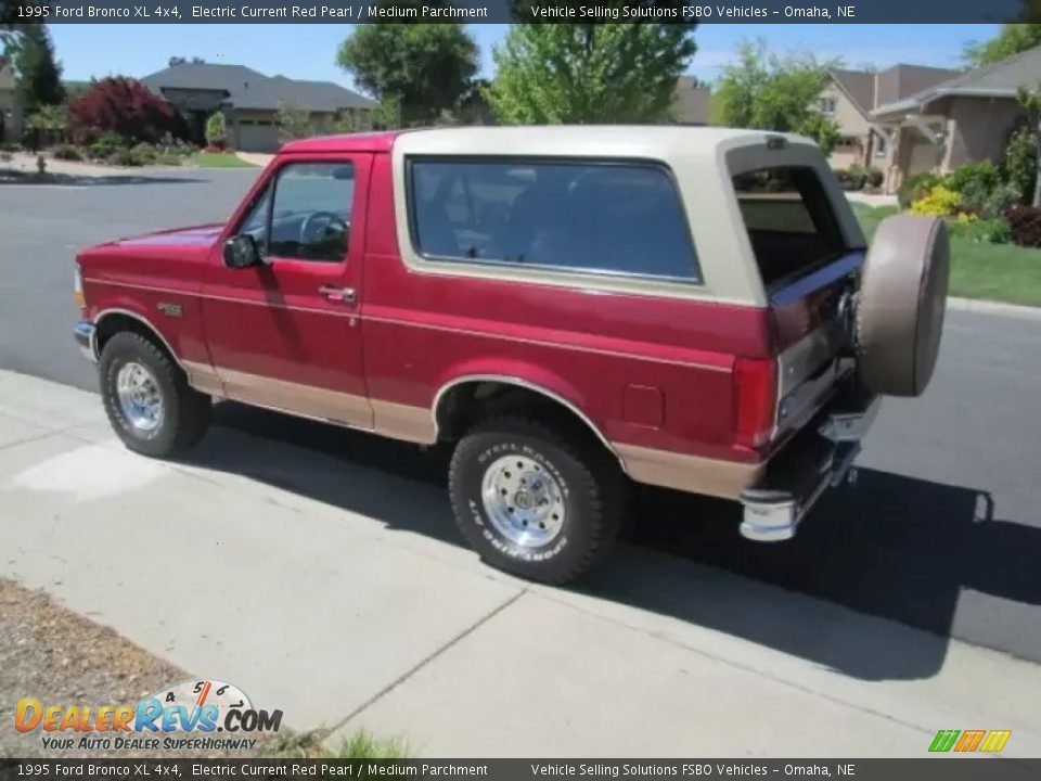 1995 Ford Bronco XL 4x4 Electric Current Red Pearl / Medium Parchment Photo #4