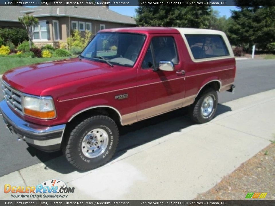 1995 Ford Bronco XL 4x4 Electric Current Red Pearl / Medium Parchment Photo #6