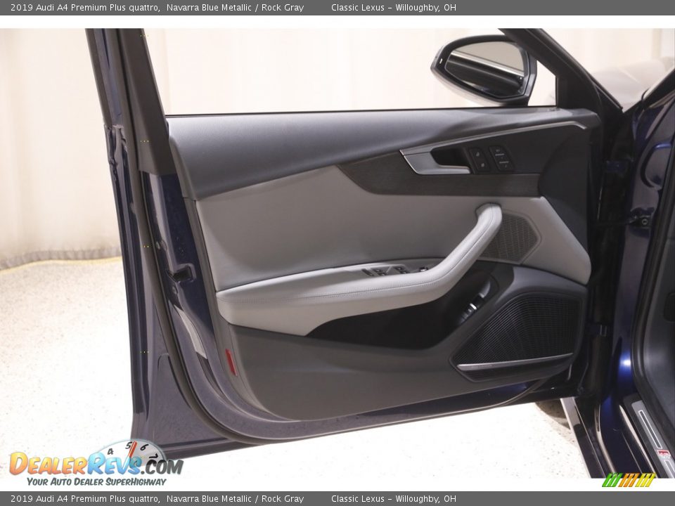 Door Panel of 2019 Audi A4 Premium Plus quattro Photo #4