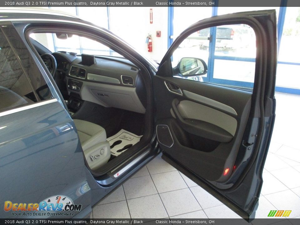 2018 Audi Q3 2.0 TFSI Premium Plus quattro Daytona Gray Metallic / Black Photo #17