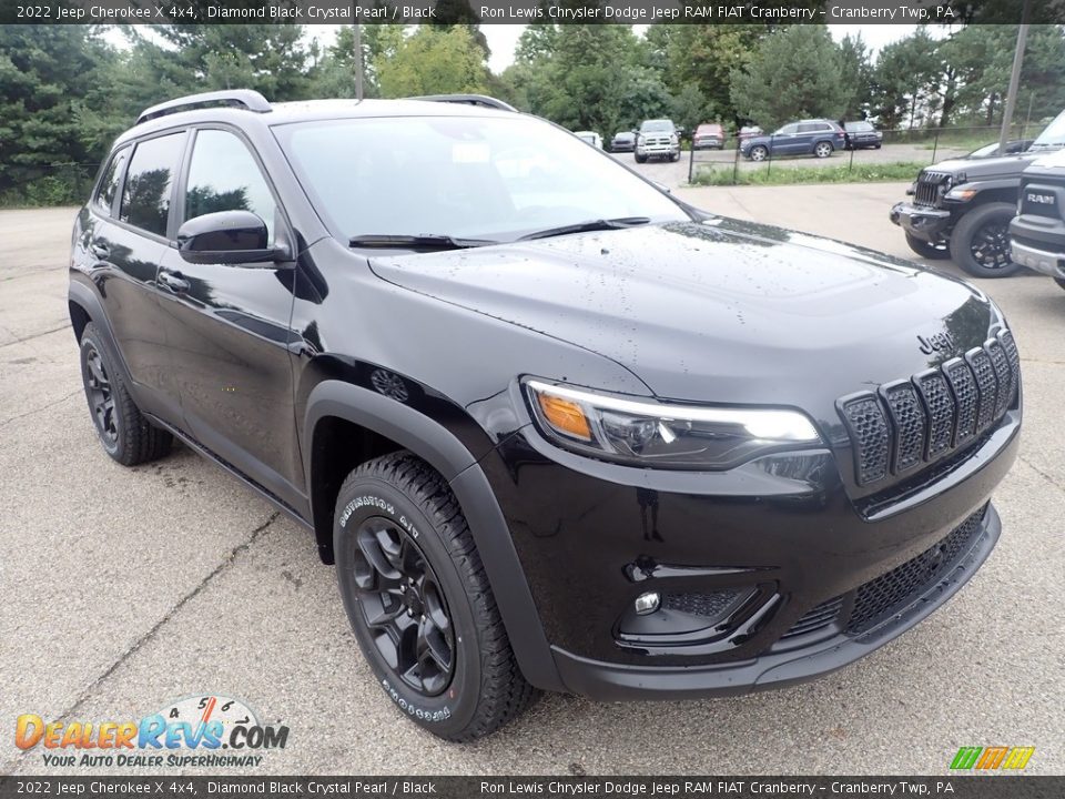 Front 3/4 View of 2022 Jeep Cherokee X 4x4 Photo #7