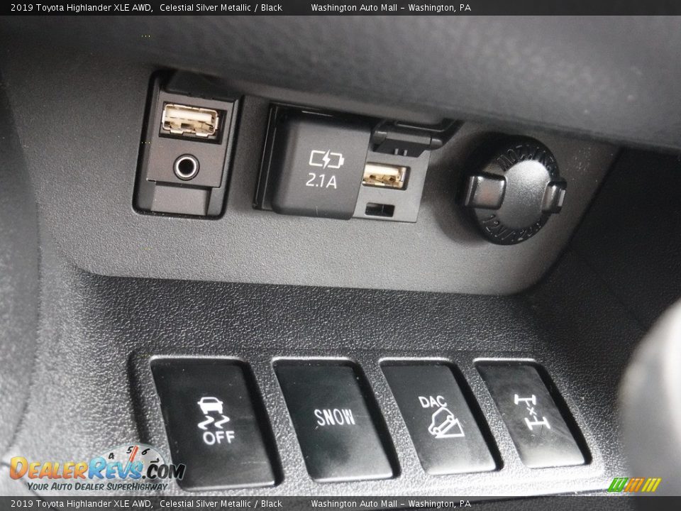 2019 Toyota Highlander XLE AWD Celestial Silver Metallic / Black Photo #26