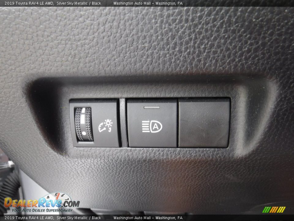2019 Toyota RAV4 LE AWD Silver Sky Metallic / Black Photo #17