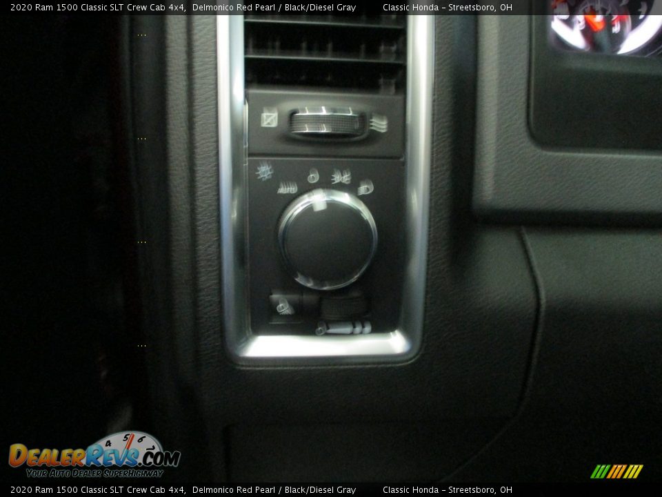 2020 Ram 1500 Classic SLT Crew Cab 4x4 Delmonico Red Pearl / Black/Diesel Gray Photo #27