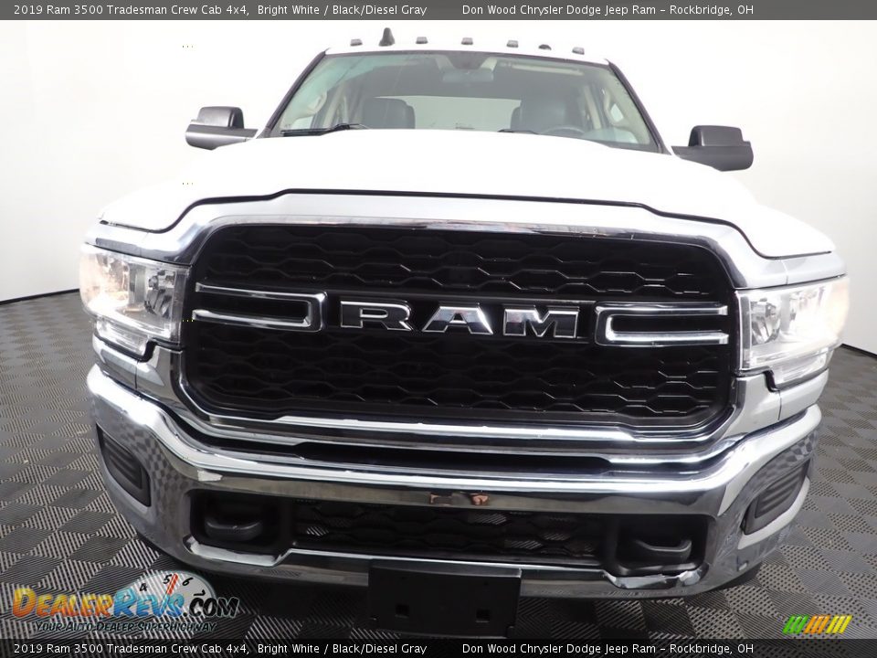 2019 Ram 3500 Tradesman Crew Cab 4x4 Bright White / Black/Diesel Gray Photo #4