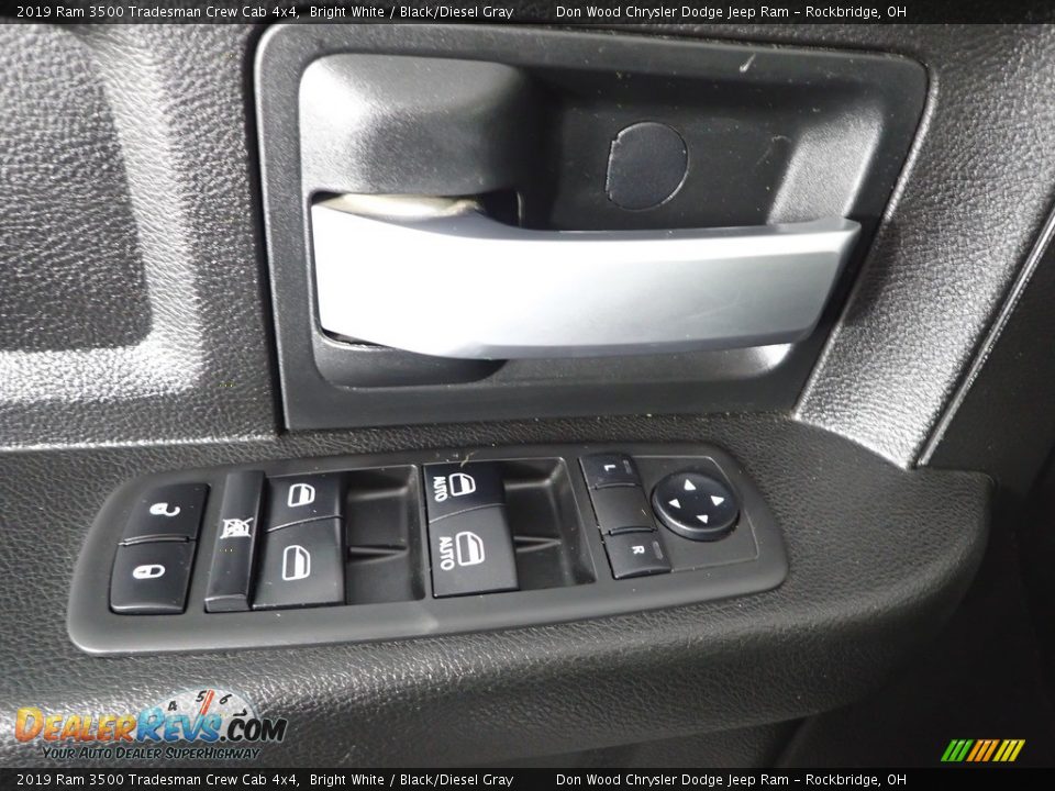 2019 Ram 3500 Tradesman Crew Cab 4x4 Bright White / Black/Diesel Gray Photo #11