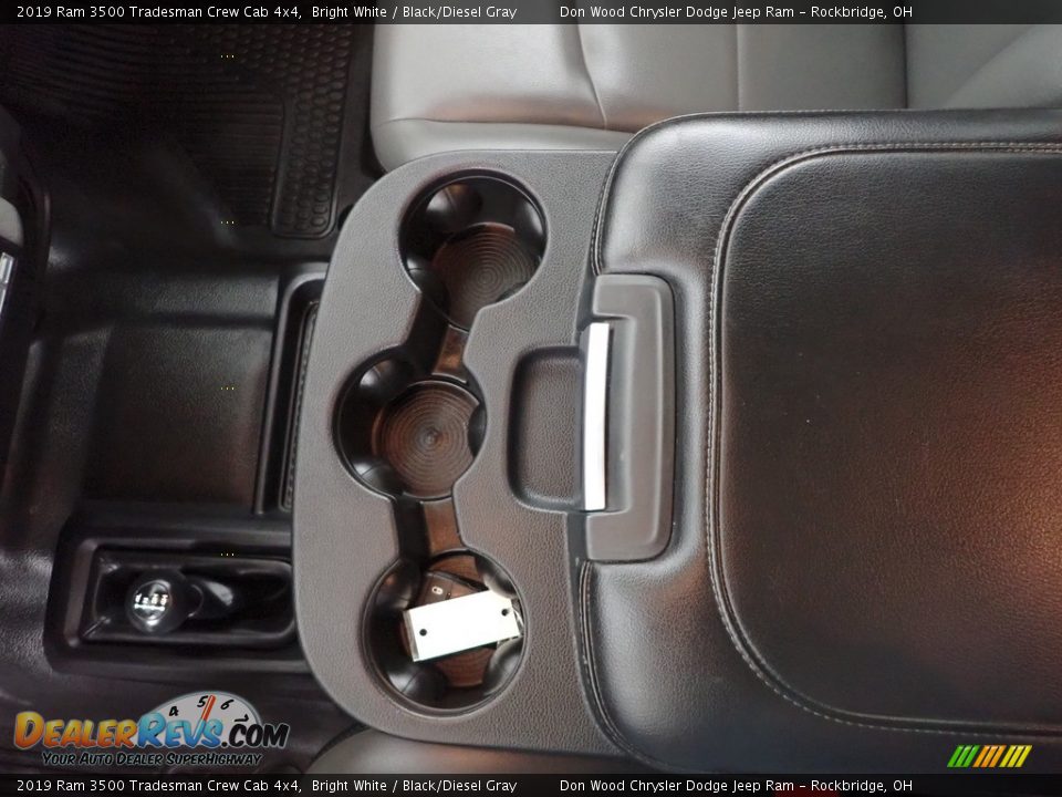 2019 Ram 3500 Tradesman Crew Cab 4x4 Bright White / Black/Diesel Gray Photo #19