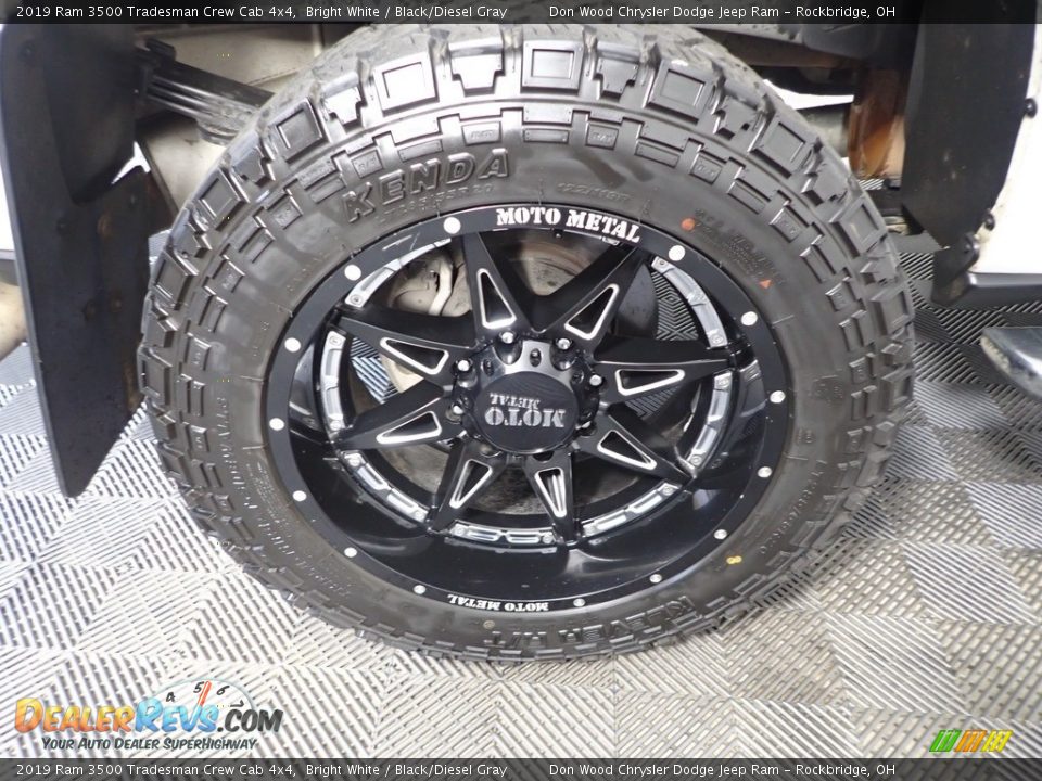 2019 Ram 3500 Tradesman Crew Cab 4x4 Bright White / Black/Diesel Gray Photo #28