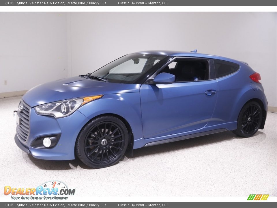 Front 3/4 View of 2016 Hyundai Veloster Rally Edition Photo #3