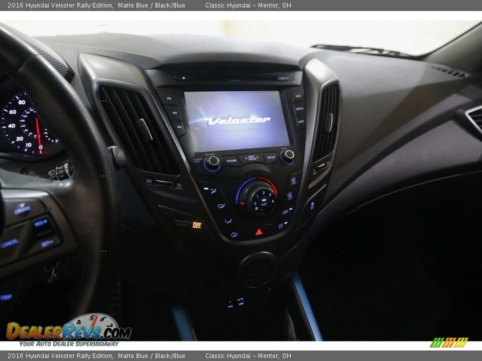 Dashboard of 2016 Hyundai Veloster Rally Edition Photo #9