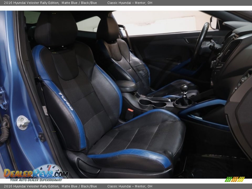 Front Seat of 2016 Hyundai Veloster Rally Edition Photo #15