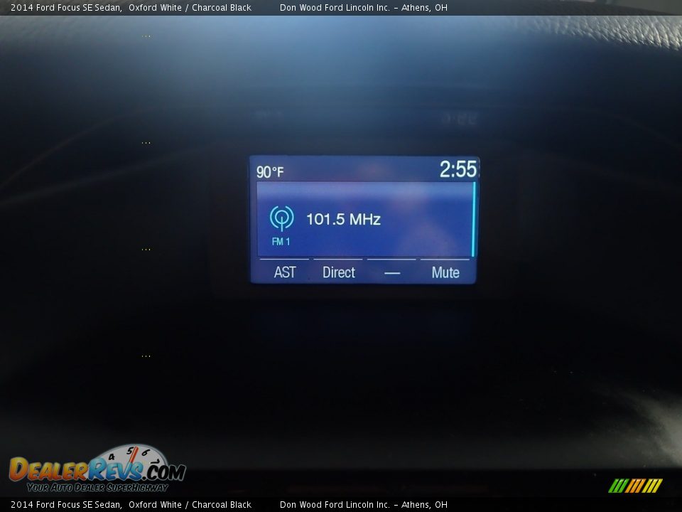 2014 Ford Focus SE Sedan Oxford White / Charcoal Black Photo #2