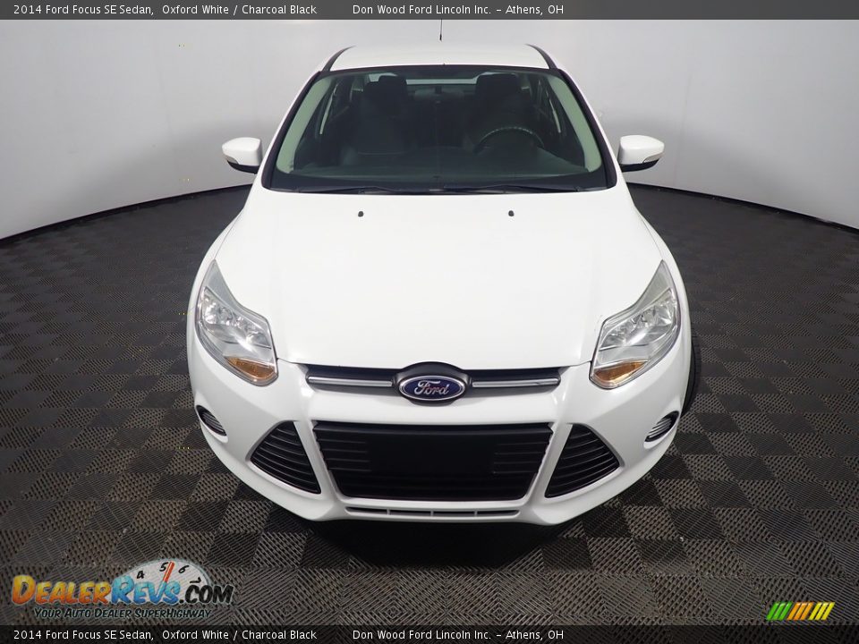 2014 Ford Focus SE Sedan Oxford White / Charcoal Black Photo #5