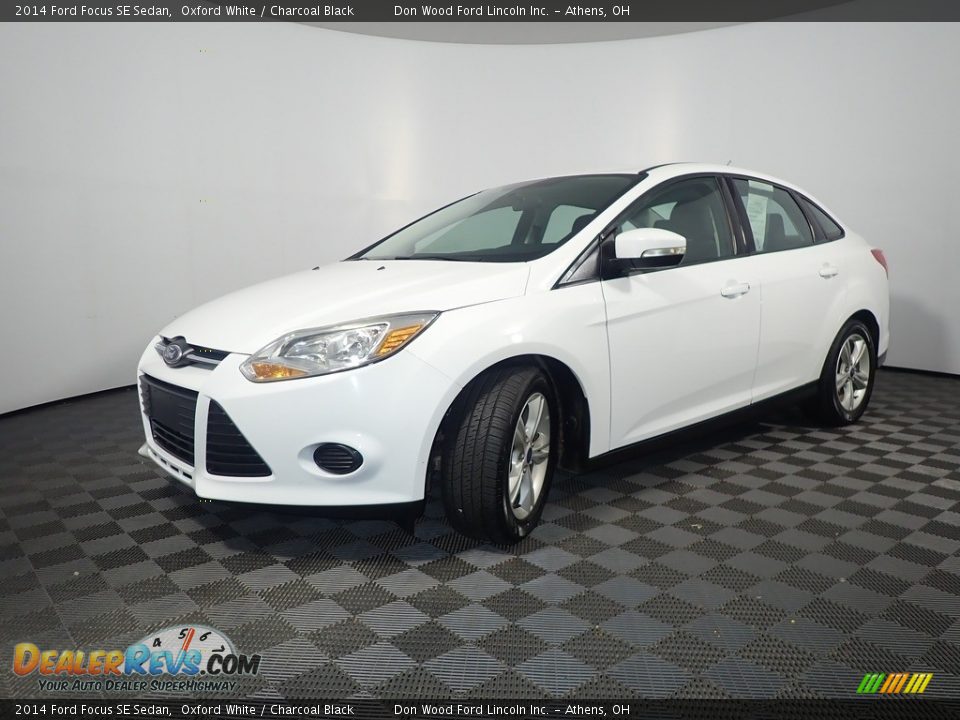 2014 Ford Focus SE Sedan Oxford White / Charcoal Black Photo #8