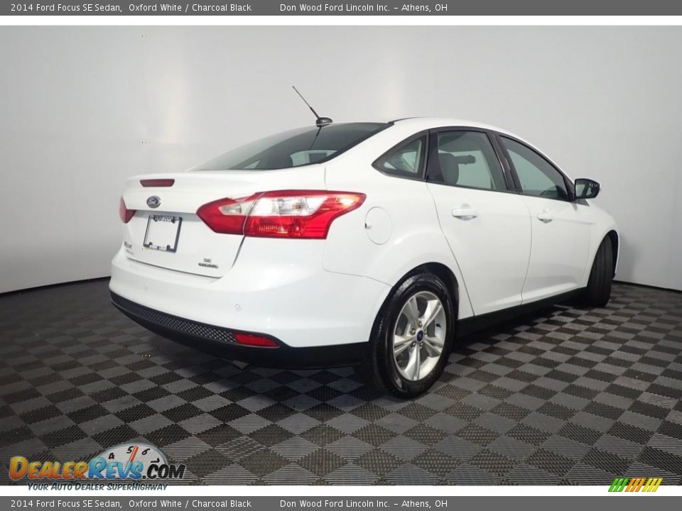 2014 Ford Focus SE Sedan Oxford White / Charcoal Black Photo #16