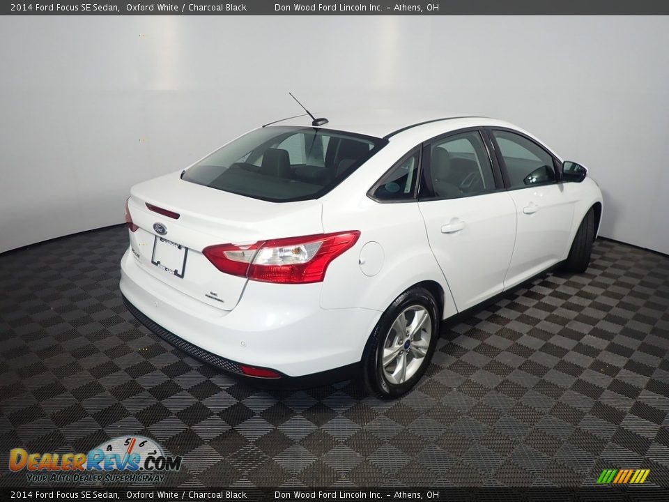 2014 Ford Focus SE Sedan Oxford White / Charcoal Black Photo #17