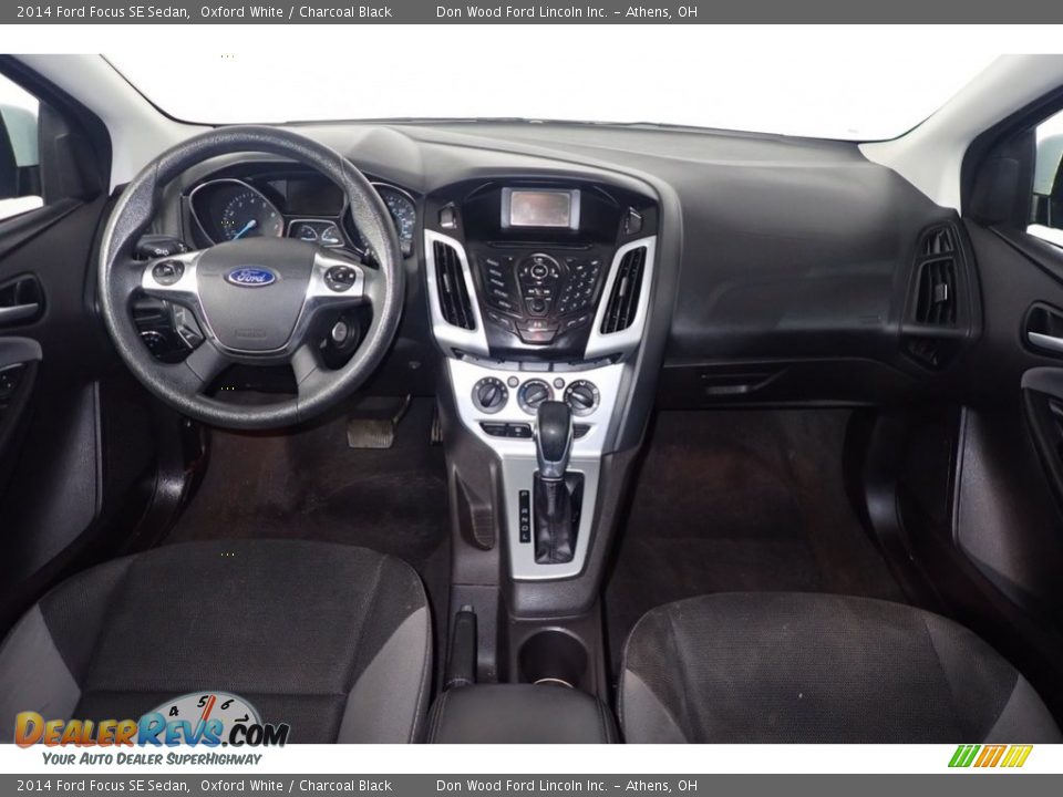 2014 Ford Focus SE Sedan Oxford White / Charcoal Black Photo #22