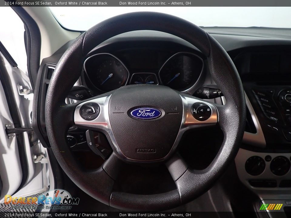 2014 Ford Focus SE Sedan Oxford White / Charcoal Black Photo #24