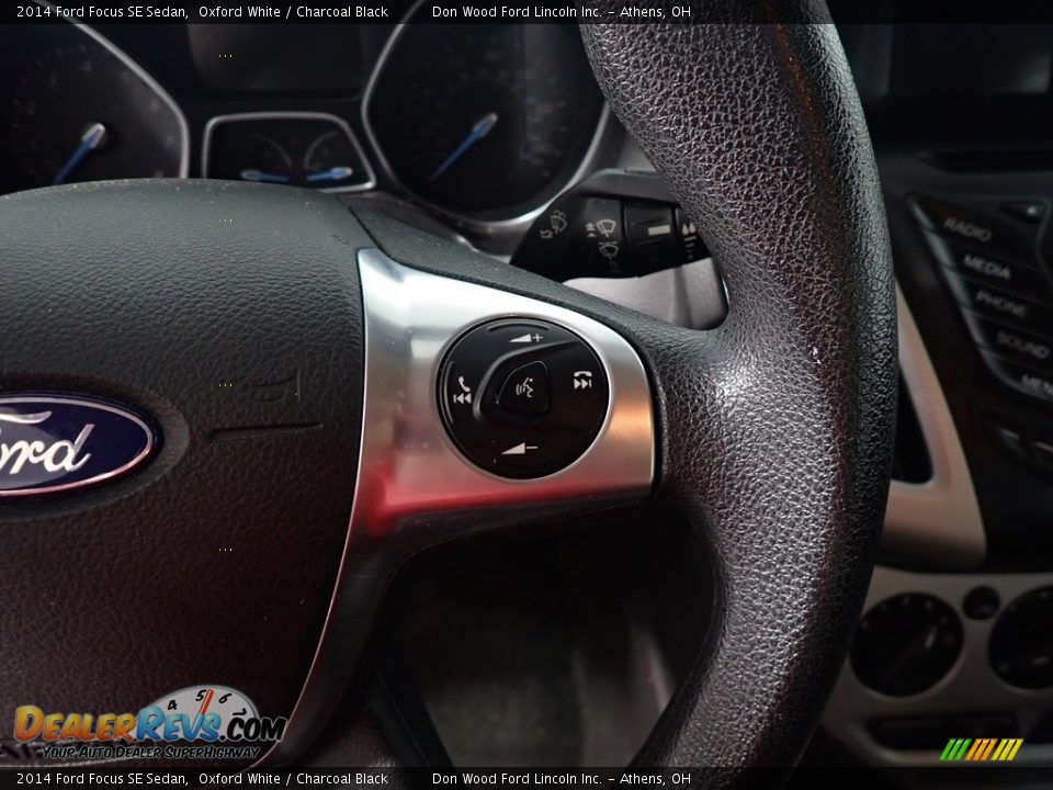 2014 Ford Focus SE Sedan Oxford White / Charcoal Black Photo #27