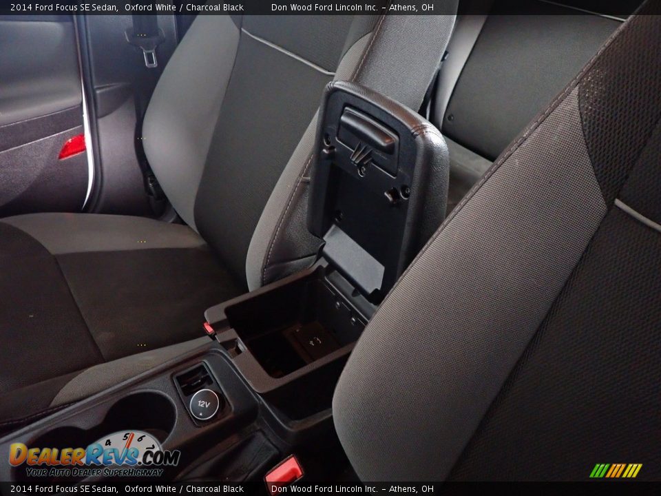2014 Ford Focus SE Sedan Oxford White / Charcoal Black Photo #30