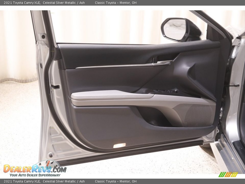 2021 Toyota Camry XLE Celestial Silver Metallic / Ash Photo #4