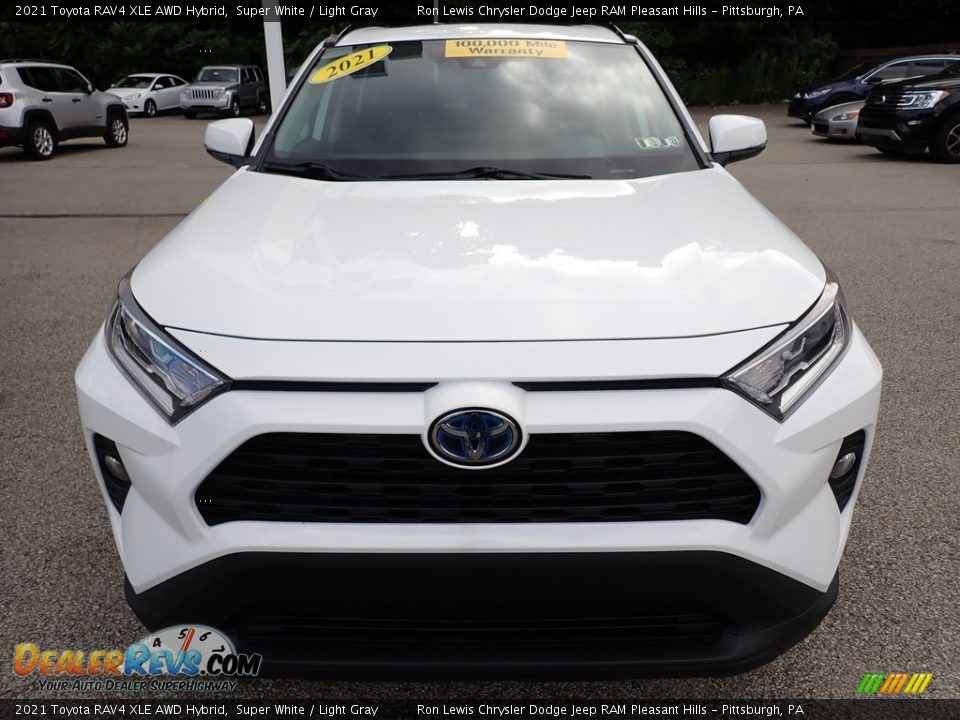 2021 Toyota RAV4 XLE AWD Hybrid Super White / Light Gray Photo #9