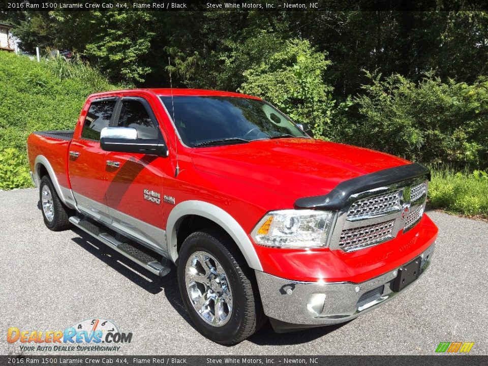 Front 3/4 View of 2016 Ram 1500 Laramie Crew Cab 4x4 Photo #5