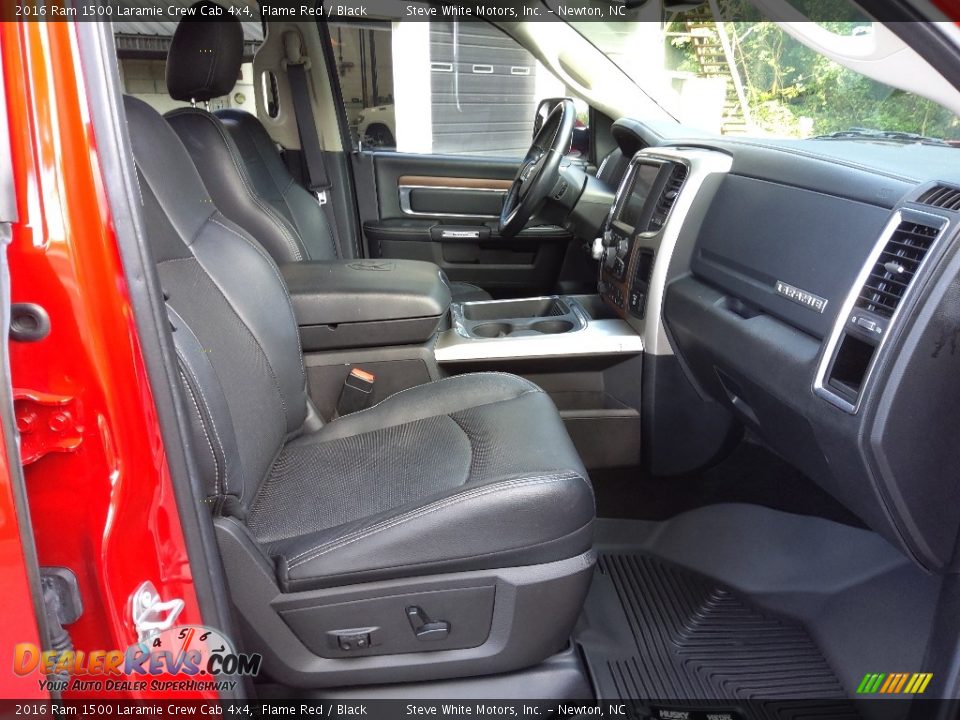 Black Interior - 2016 Ram 1500 Laramie Crew Cab 4x4 Photo #21