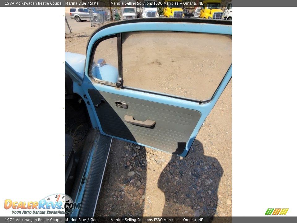 Door Panel of 1974 Volkswagen Beetle Coupe Photo #11