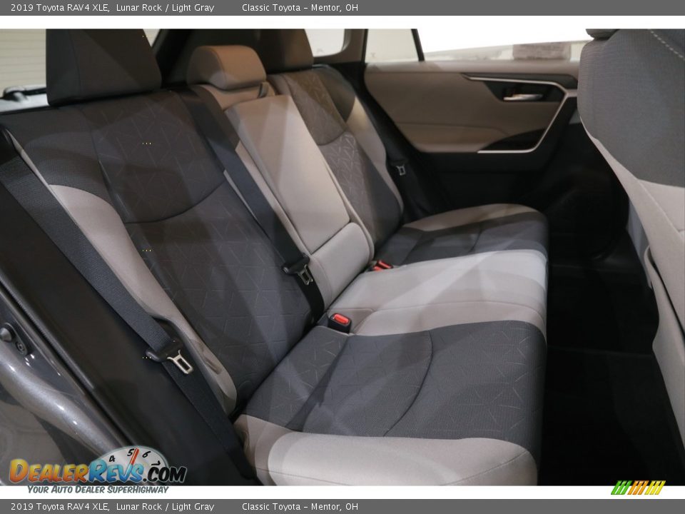 2019 Toyota RAV4 XLE Lunar Rock / Light Gray Photo #16