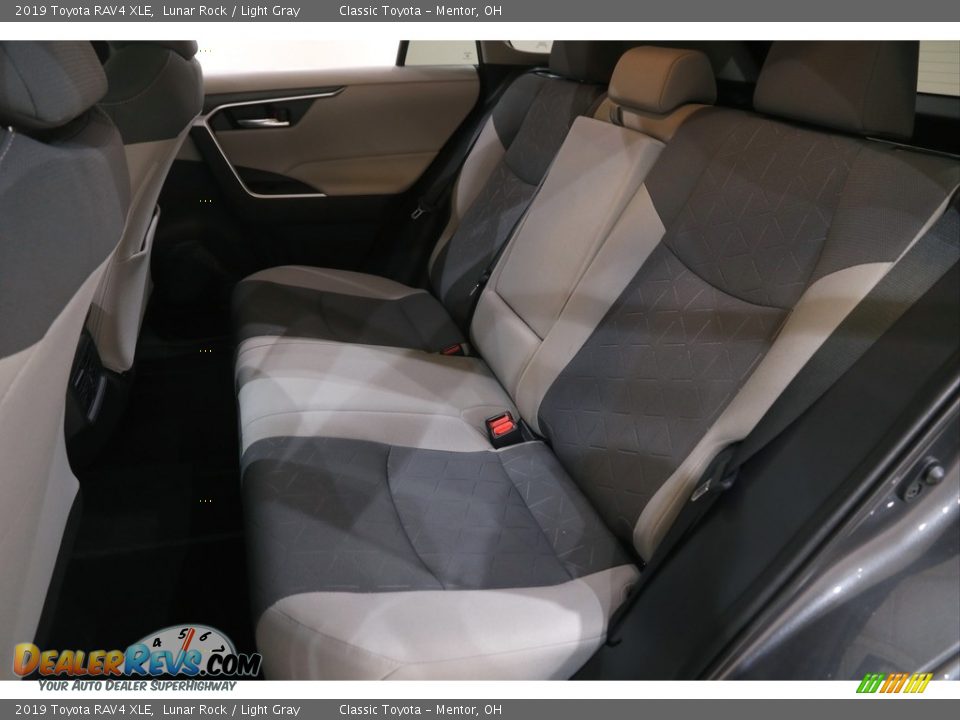 2019 Toyota RAV4 XLE Lunar Rock / Light Gray Photo #17