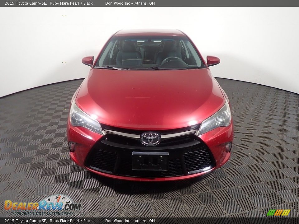 2015 Toyota Camry SE Ruby Flare Pearl / Black Photo #5