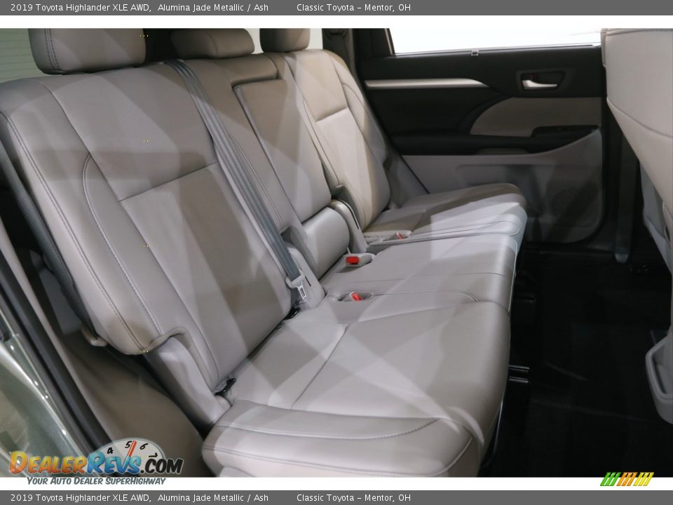 2019 Toyota Highlander XLE AWD Alumina Jade Metallic / Ash Photo #17