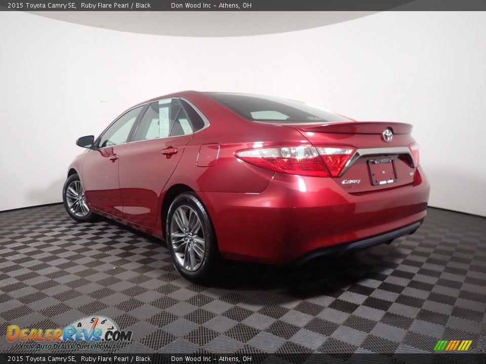 2015 Toyota Camry SE Ruby Flare Pearl / Black Photo #10