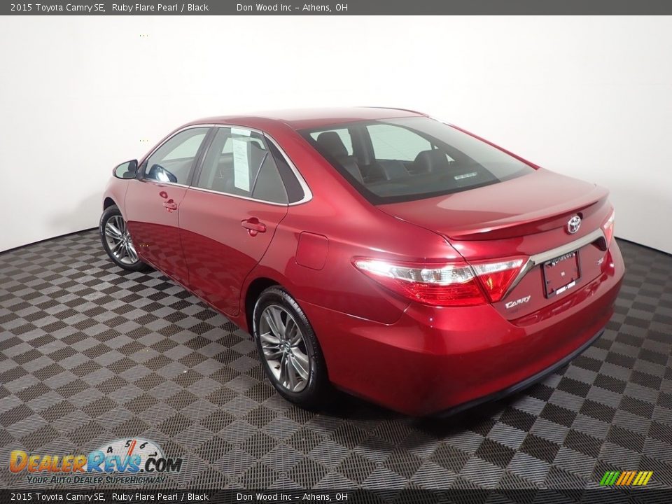 2015 Toyota Camry SE Ruby Flare Pearl / Black Photo #11