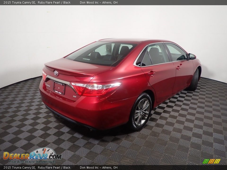 2015 Toyota Camry SE Ruby Flare Pearl / Black Photo #16