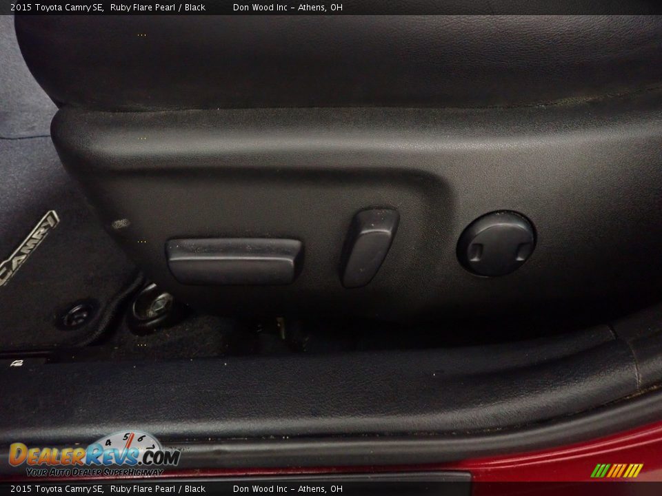 2015 Toyota Camry SE Ruby Flare Pearl / Black Photo #20