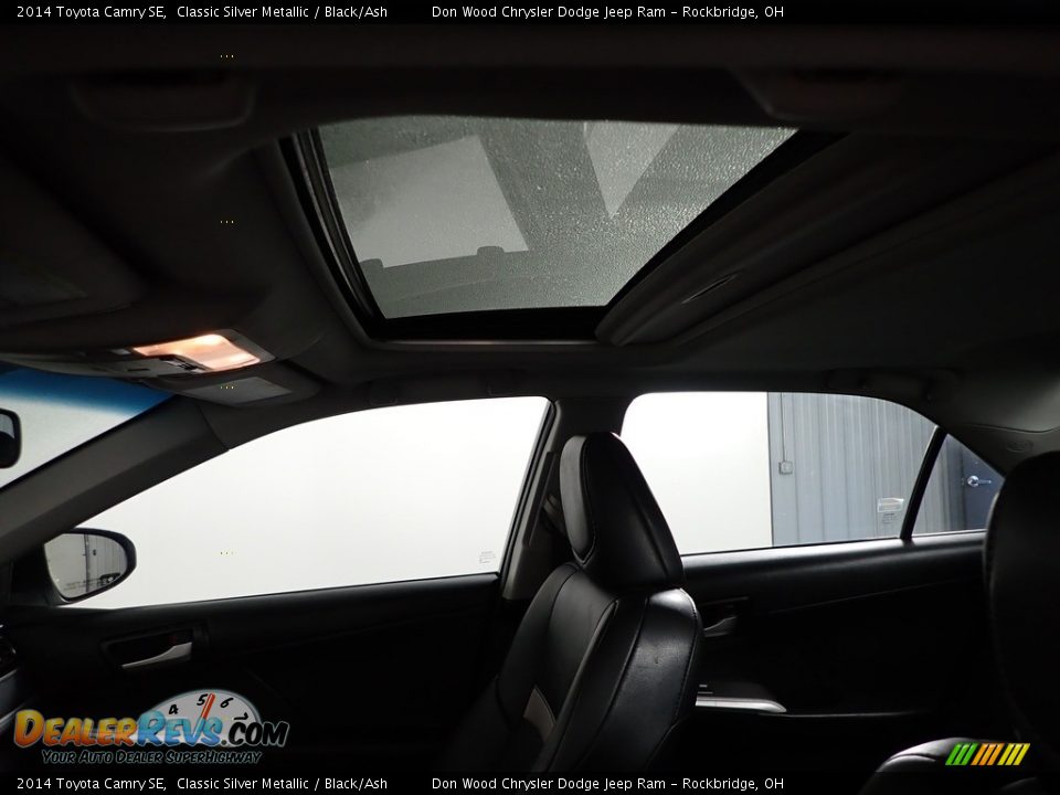 2014 Toyota Camry SE Classic Silver Metallic / Black/Ash Photo #2