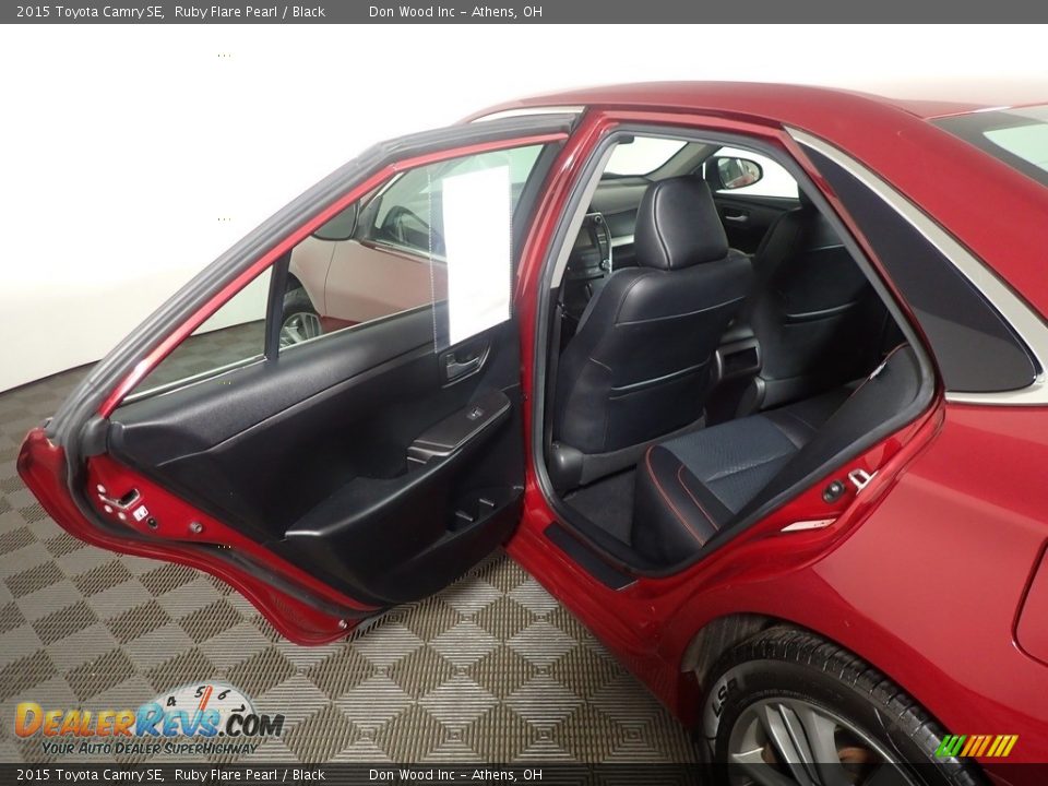 2015 Toyota Camry SE Ruby Flare Pearl / Black Photo #30