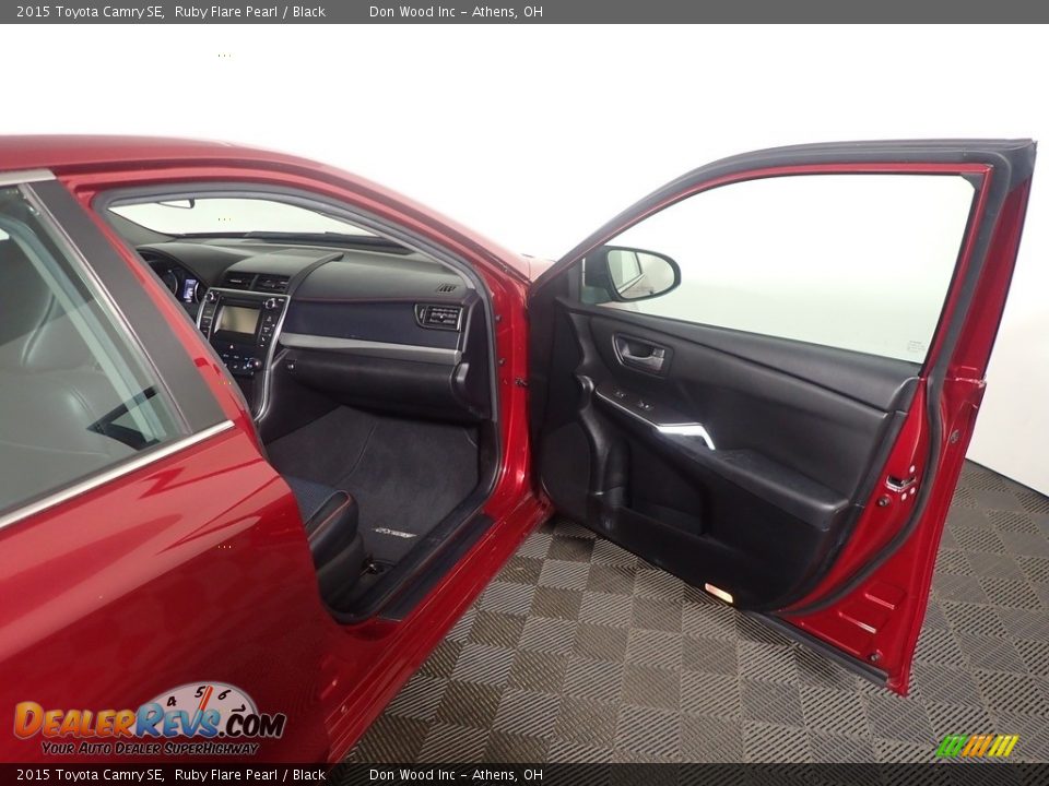 2015 Toyota Camry SE Ruby Flare Pearl / Black Photo #34