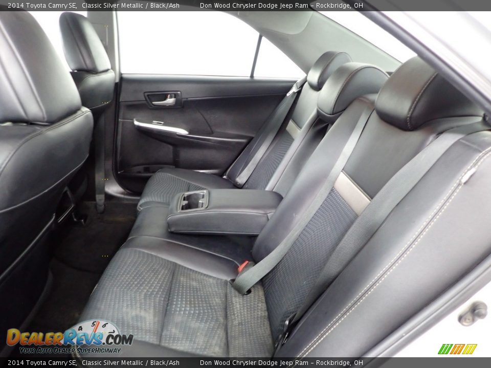 2014 Toyota Camry SE Classic Silver Metallic / Black/Ash Photo #23