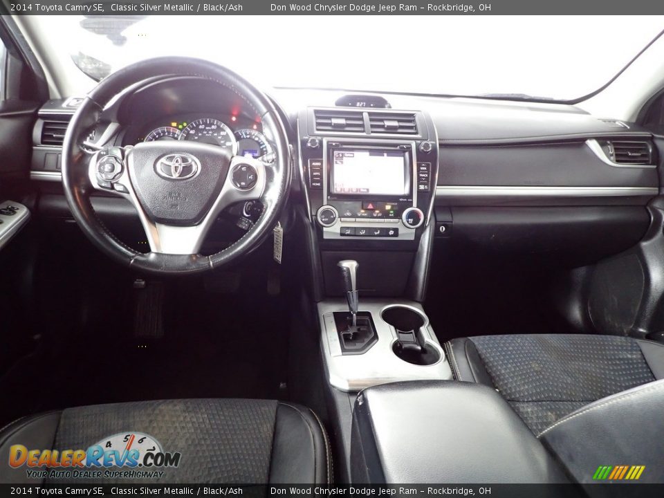 2014 Toyota Camry SE Classic Silver Metallic / Black/Ash Photo #24