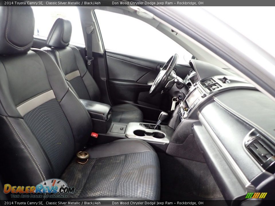 2014 Toyota Camry SE Classic Silver Metallic / Black/Ash Photo #26